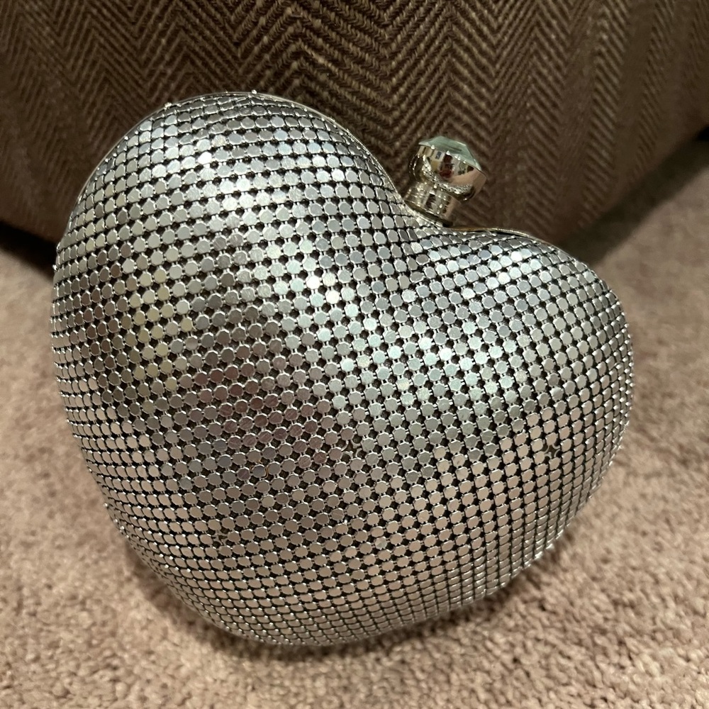 Unique Heart Rhinestone Clutch🤍✨